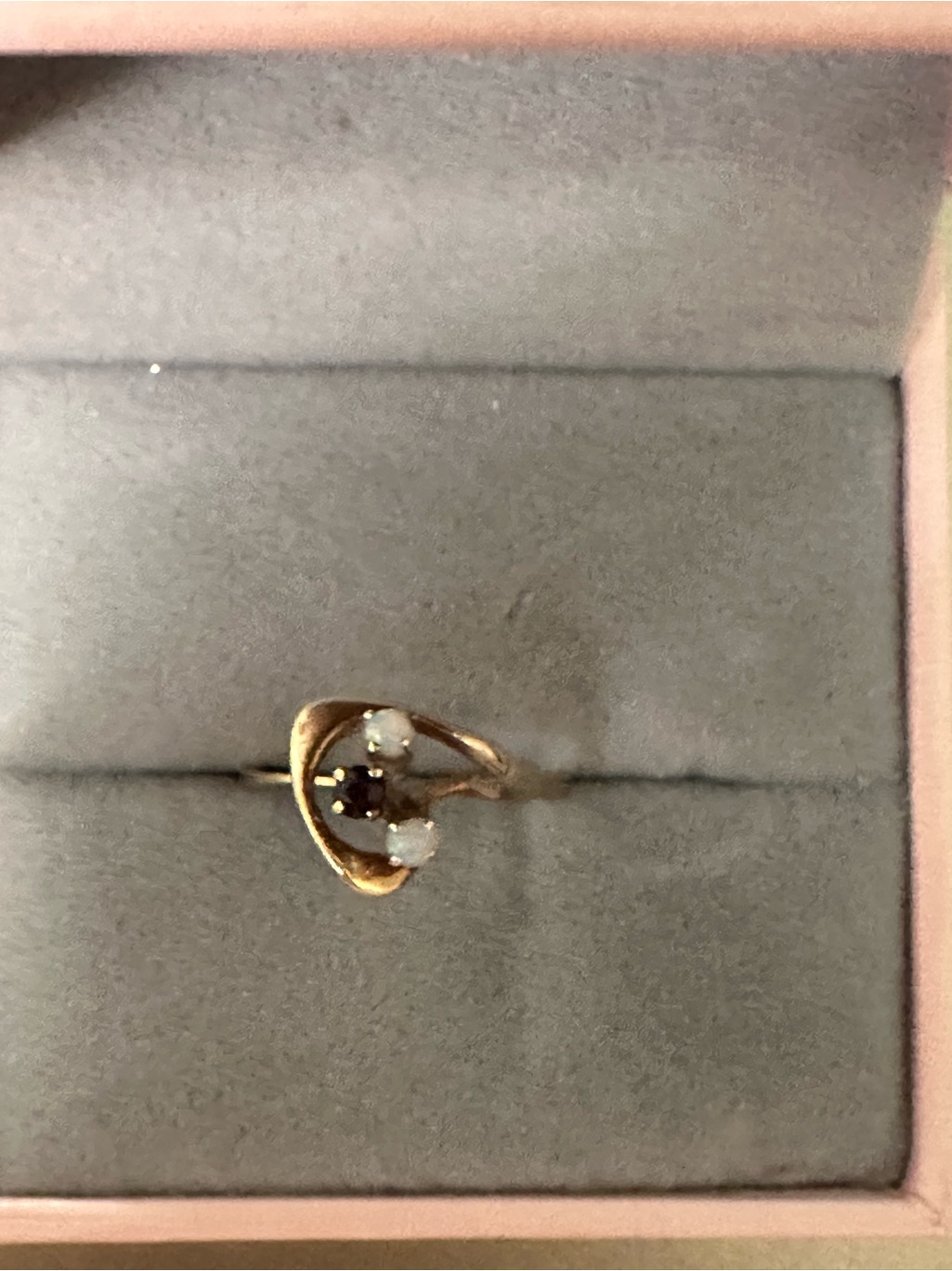 14k Gold Floral Cluster Ring With 2 Opals And 1 Garnet Stones